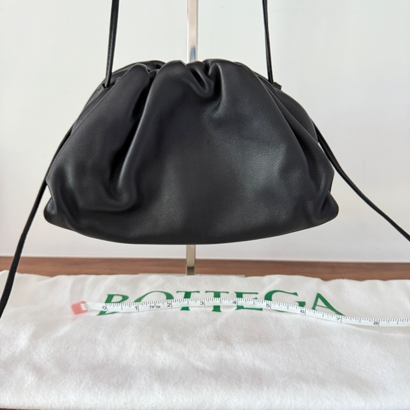 Bottega Veneta Smooth Pouch in Black - Picture 3 of 14